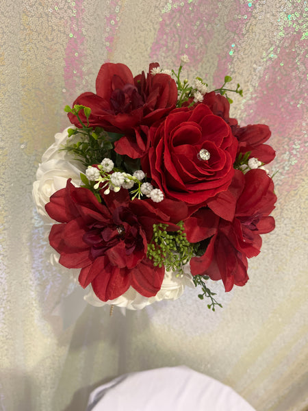 Bouquet de fleurs artificielles blanc et rouge