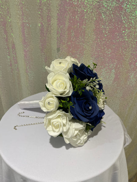 Bouquet de roses blanc et bleu