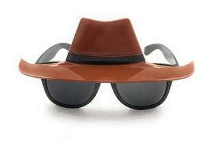 lunette noir avec chapeau de détective brun et noir